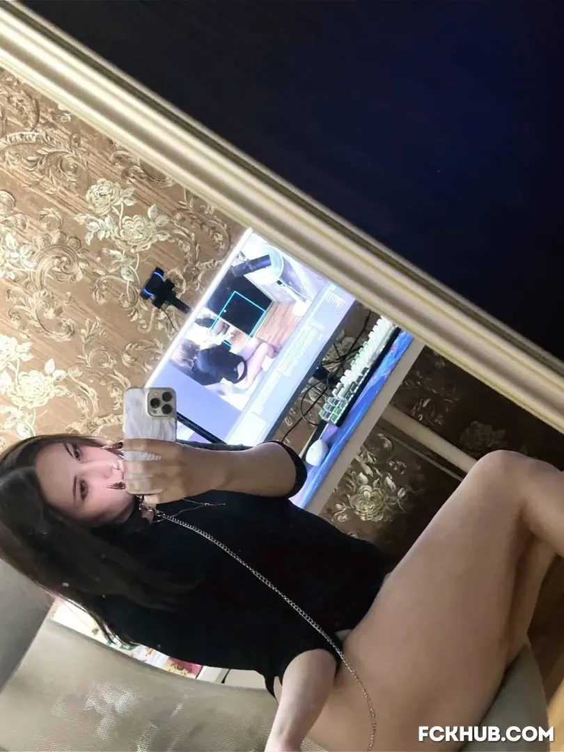 Слив голых фото стримерши твича Фумимочи (Fumimochi)